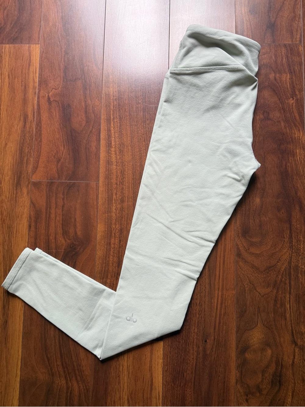 ALO Yoga Light Mint Green Workout Leggings / XS / Worn Once!